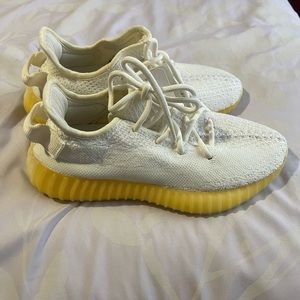 Yeezy 350 v2 in white